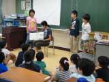 6年生による読み聞かせ 6年生による読み聞かせ