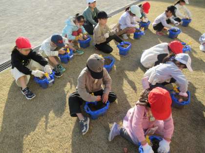 �庬�򿢤��Ƥ����ͻң�