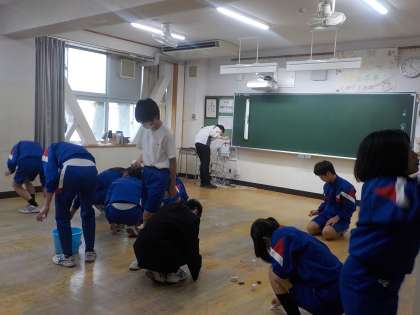 ������ư